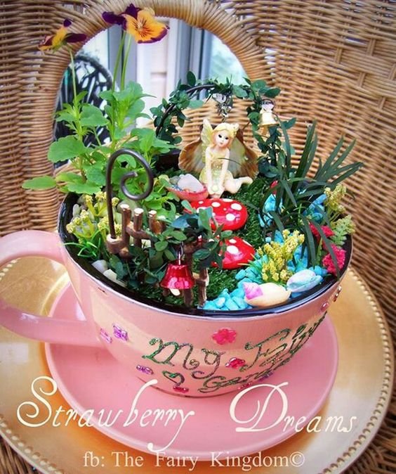 Fairy garden in a teacup.: