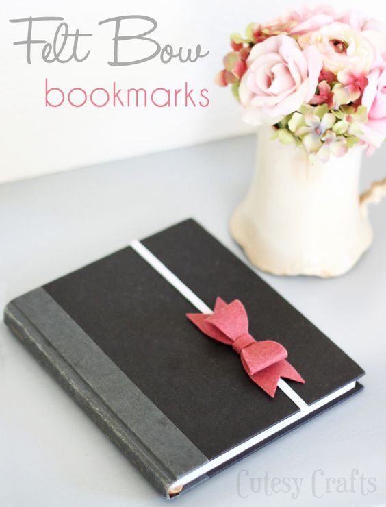 Felt Bow Bookmarks. Uses a die machine to cut bows.  ? Adapt to hand cut?: 