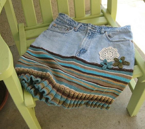 Old sweater. Old jeans. Cute!: 
