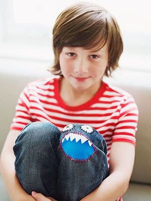 How to add a fun monster patch to ripped jeans: 